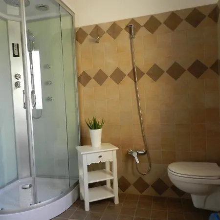 Cerere Bed and Breakfast Έννα